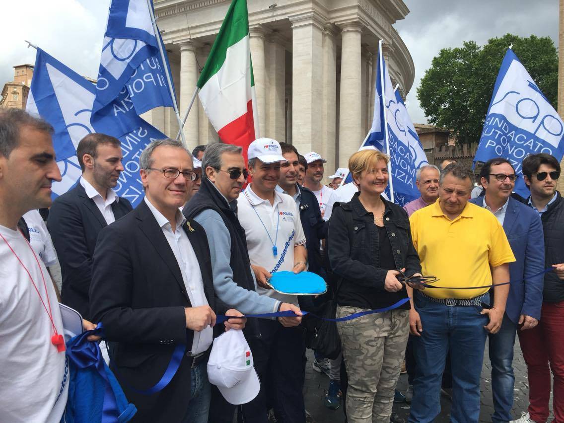 Tonelli (Sap) in pellegrinaggio contro i tagli in polizia