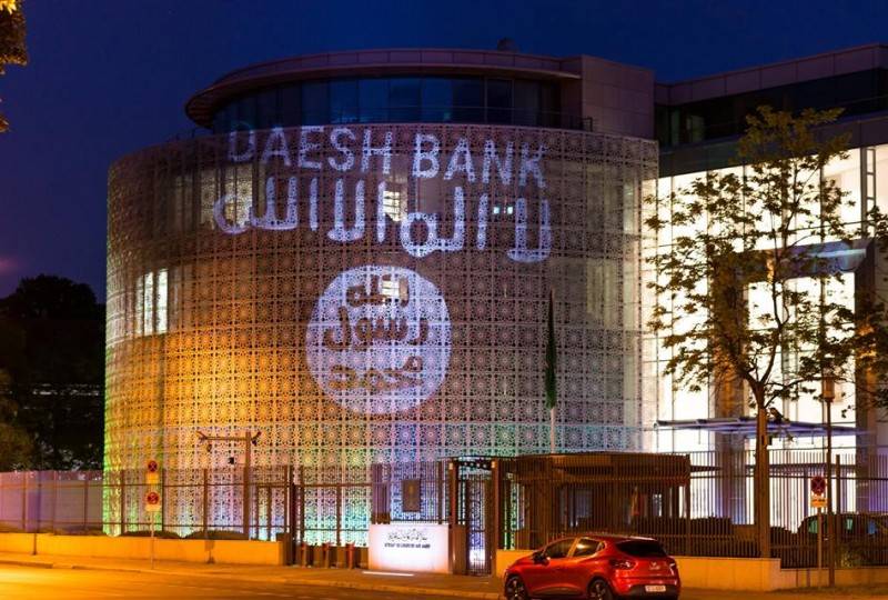 L'ambasciata saudita a Berlino illuminata con la bandiera dell'Isis