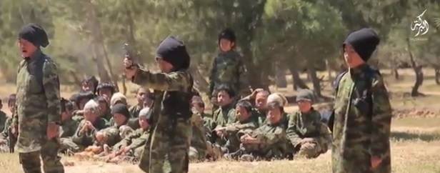 Video choc, bambini asiatici addestrati in Siria