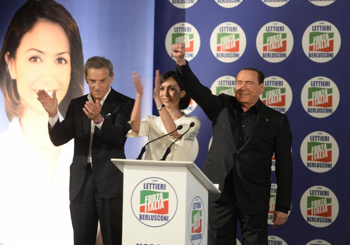 Referendum, Berlusconi avverte: "Se vince il sì deriva autoritaria"