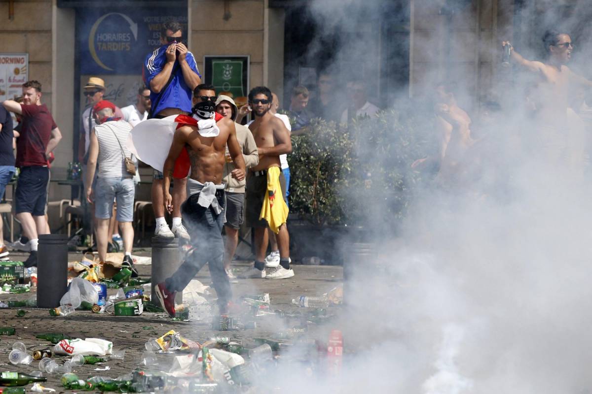 Euro 2016, fermati 29 hooligans russi dopo gli scontri di Marsiglia