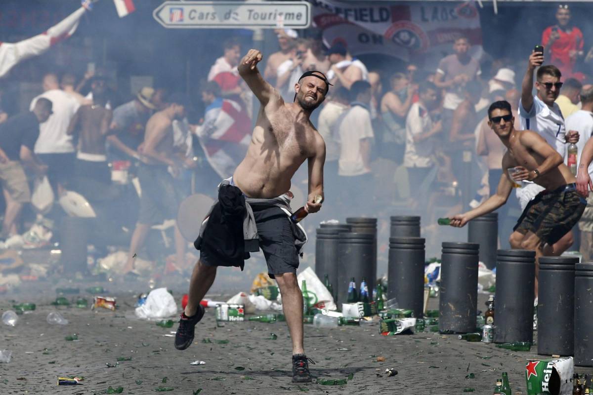 Euro 2016, a Nizza nuovi scontri. Oggi Polonia-Irlanda del Nord