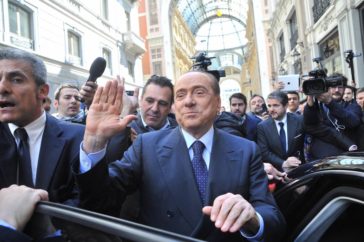 Berlusconi oggi operato. "Bella un'Italia in cui tutti si vogliono bene"