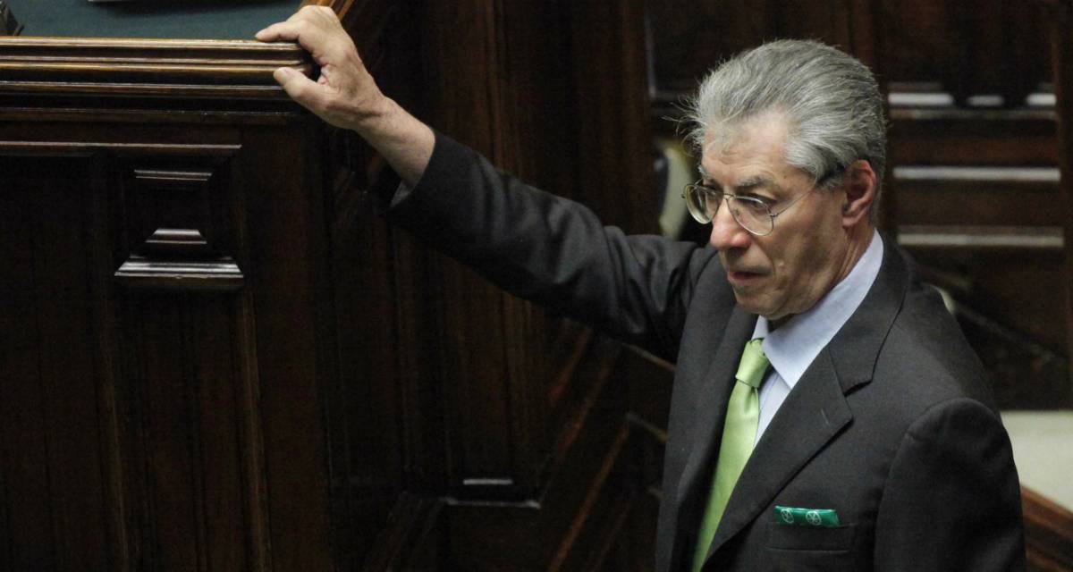 Lega lascia Montecitorio, Bossi: "Scelta sbagliata"