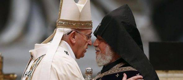 Papa Francesco in Armenia tra Brexit, guerriglia e martirio