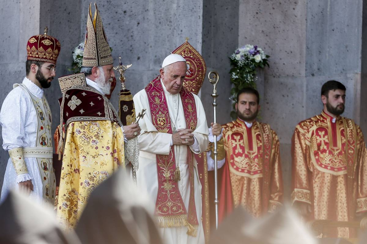 Il Papa in Armenia perdona i turchi