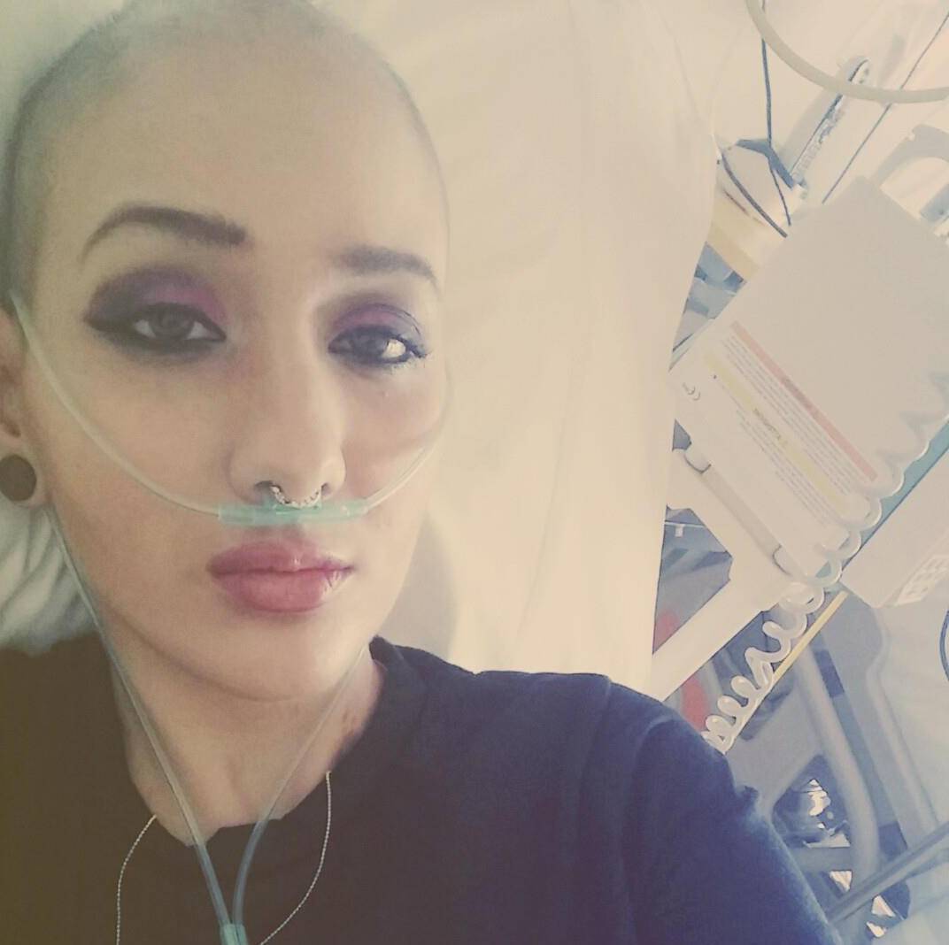 Facebook elimina Giada la guerriera sorridente  in lotta contro il cancro