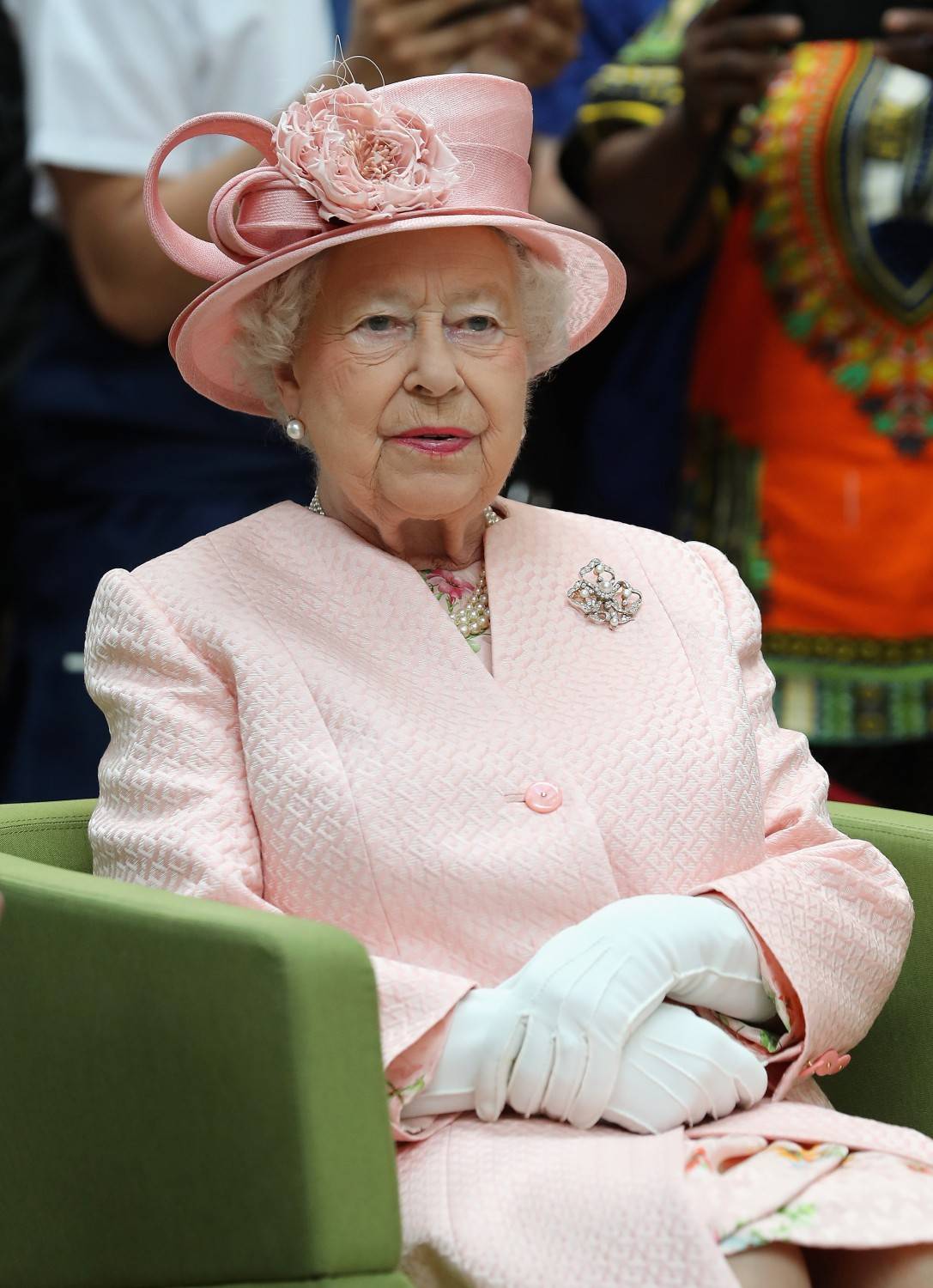 "Preoccupati per Elisabetta II". Allarme sulla salute della Regina