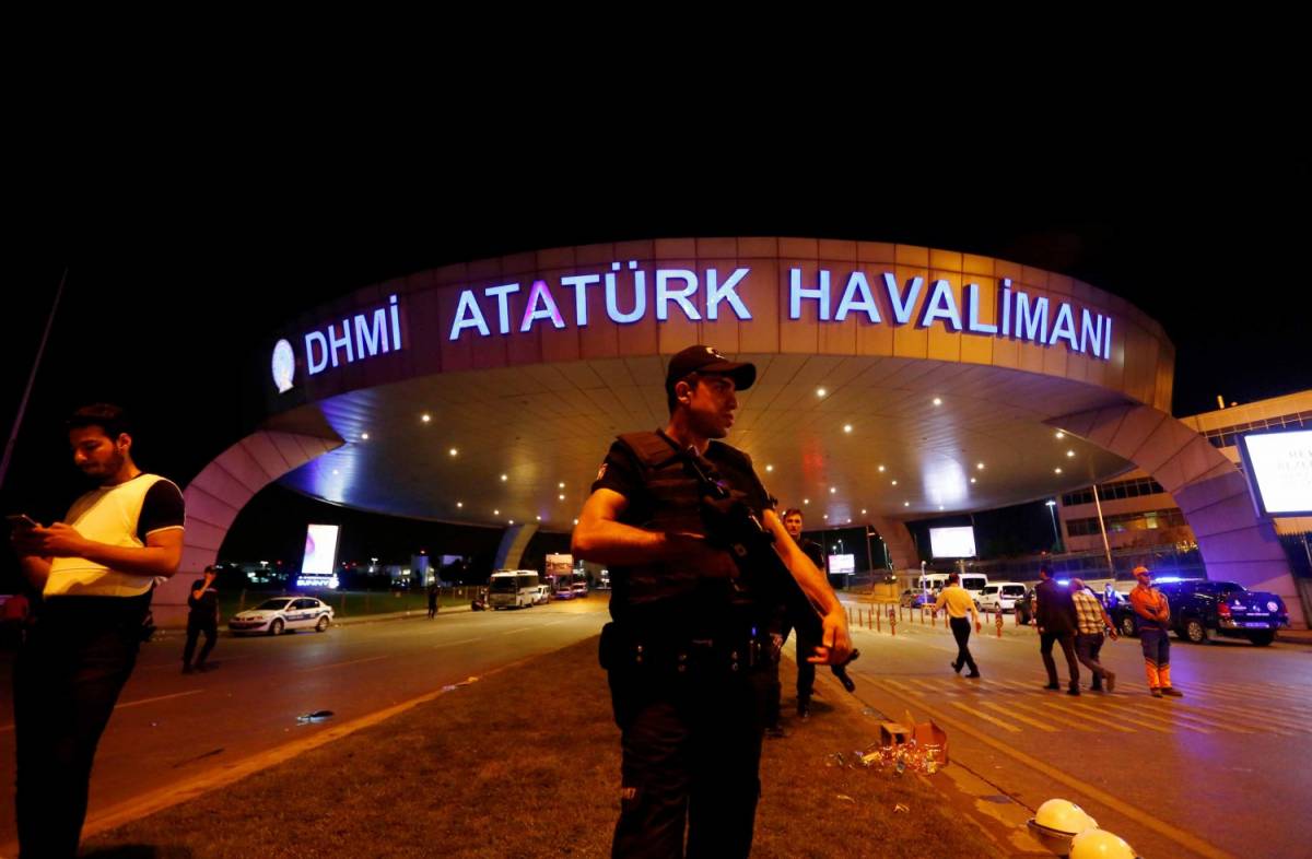La certezza della Cia: Isis ha colpito l'aeroporto a Istanbul