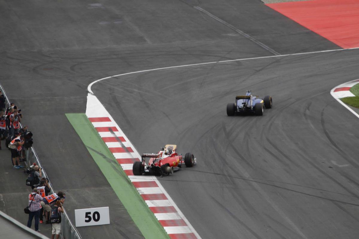 Sebastian Vettel ha forato al 27° giro del Gp di Austria