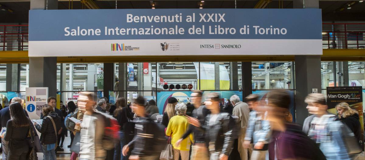 Torino, chiusa l'inchiesta sul Salone del Libro: gli indagati sono 29. Tra loro anche Fassino