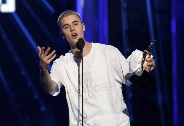 Justin Bieber furioso con le fan: "Non voglio i vostri schifosi regali"