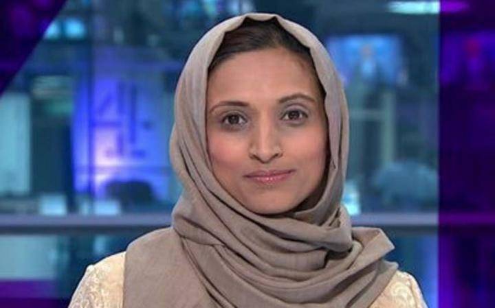 "Perché una giornalista musulmana con indosso il velo ha letto le notizie sulla strage di Nizza?"