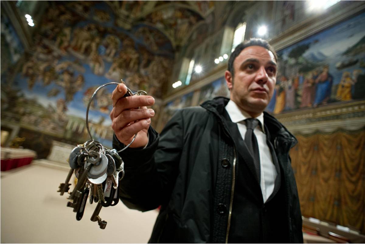 L'uomo dalle tremila chiavi che apre le porte vaticane