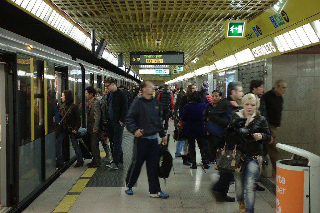 Milano, rientra allarme bomba dopo evacuazione a Centrale