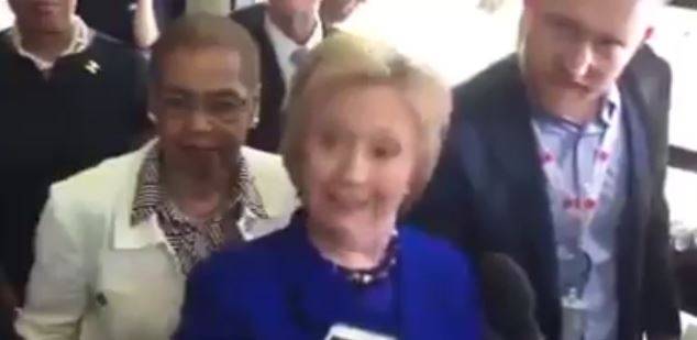"La Clinton posseduta dal demonio". Il video del pastore: "È la prova"