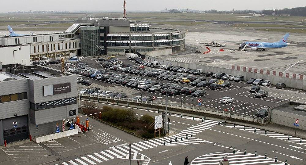 Allarme bomba su voli in atterraggio a Bruxelles