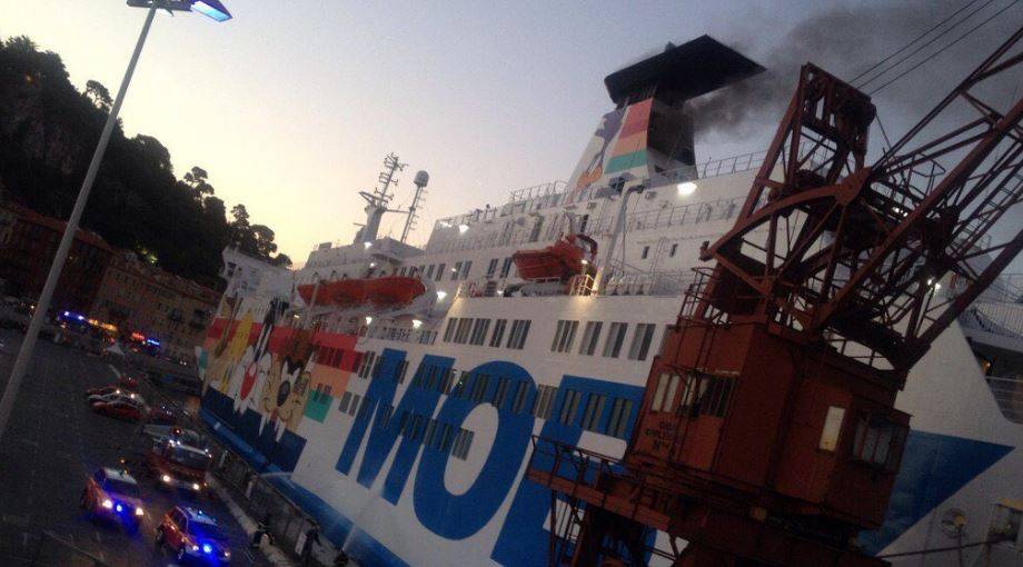 Incendio su traghetto ​Moby al porto di Nizza