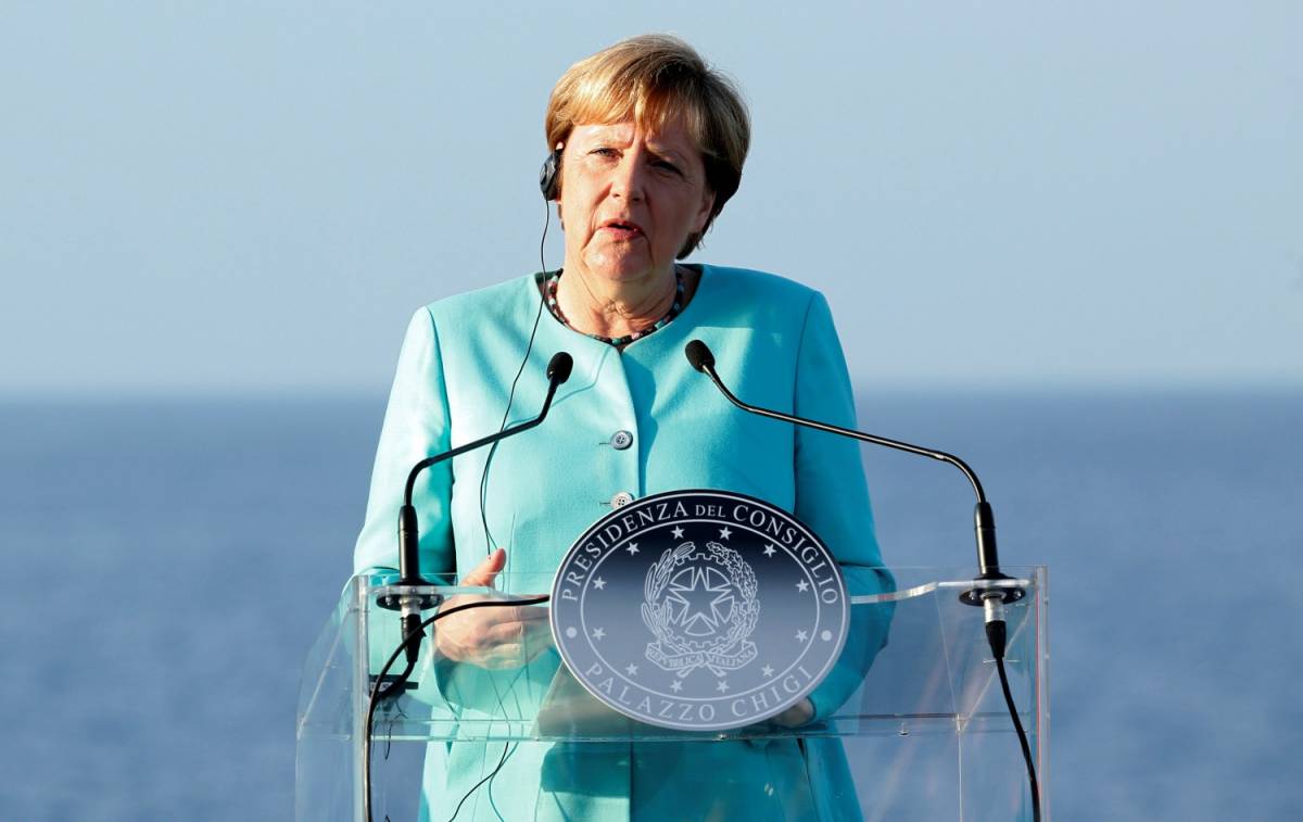 Merkel ora fa mea culpa "Spagna lasciata da sola". Così "dimentica" l'Italia