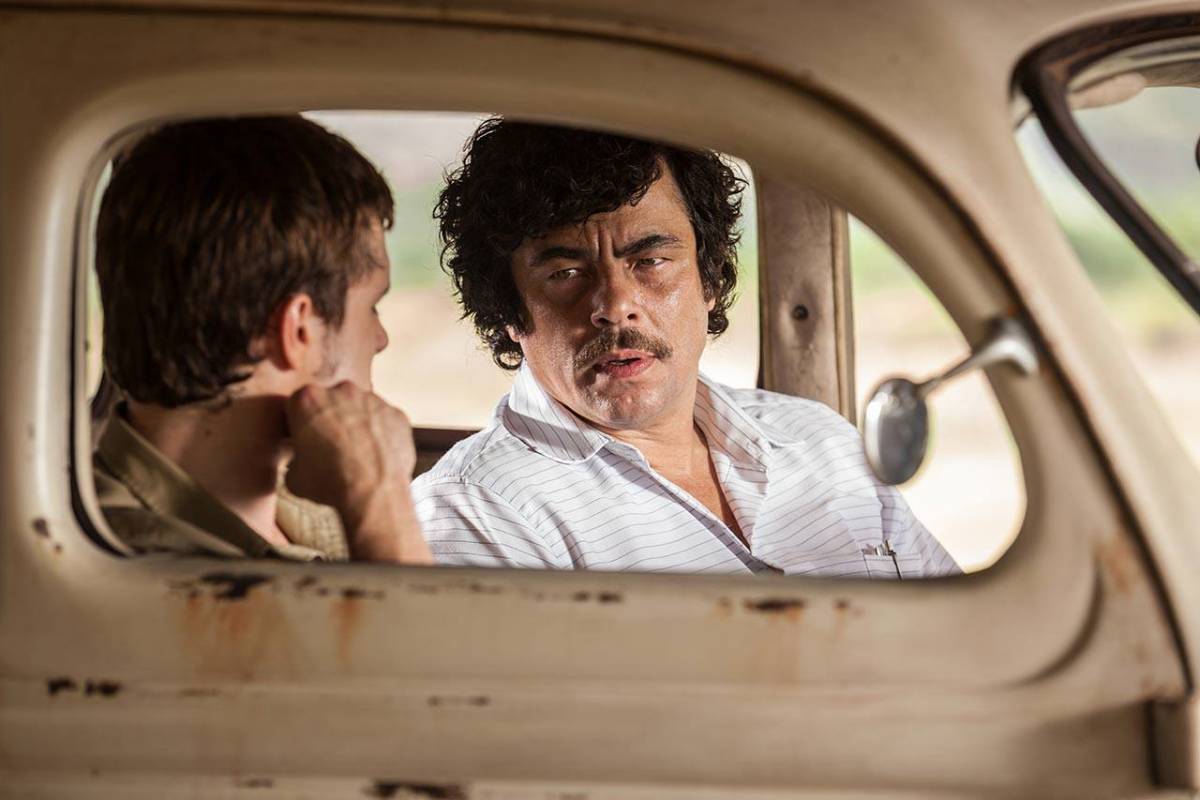 Benicio Del Toro giganteggia nei panni di Pablo Escobar, al cinema