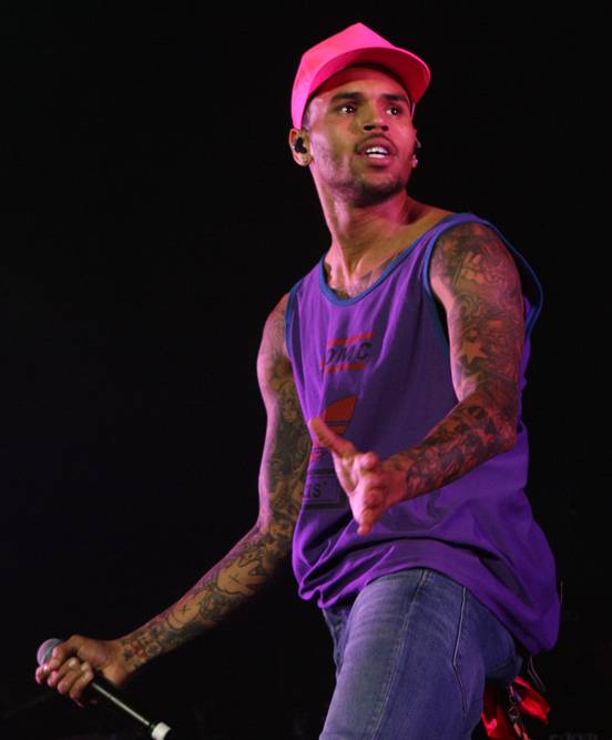 Il rapper Chris Brown arrestato per aggressione a mano armata