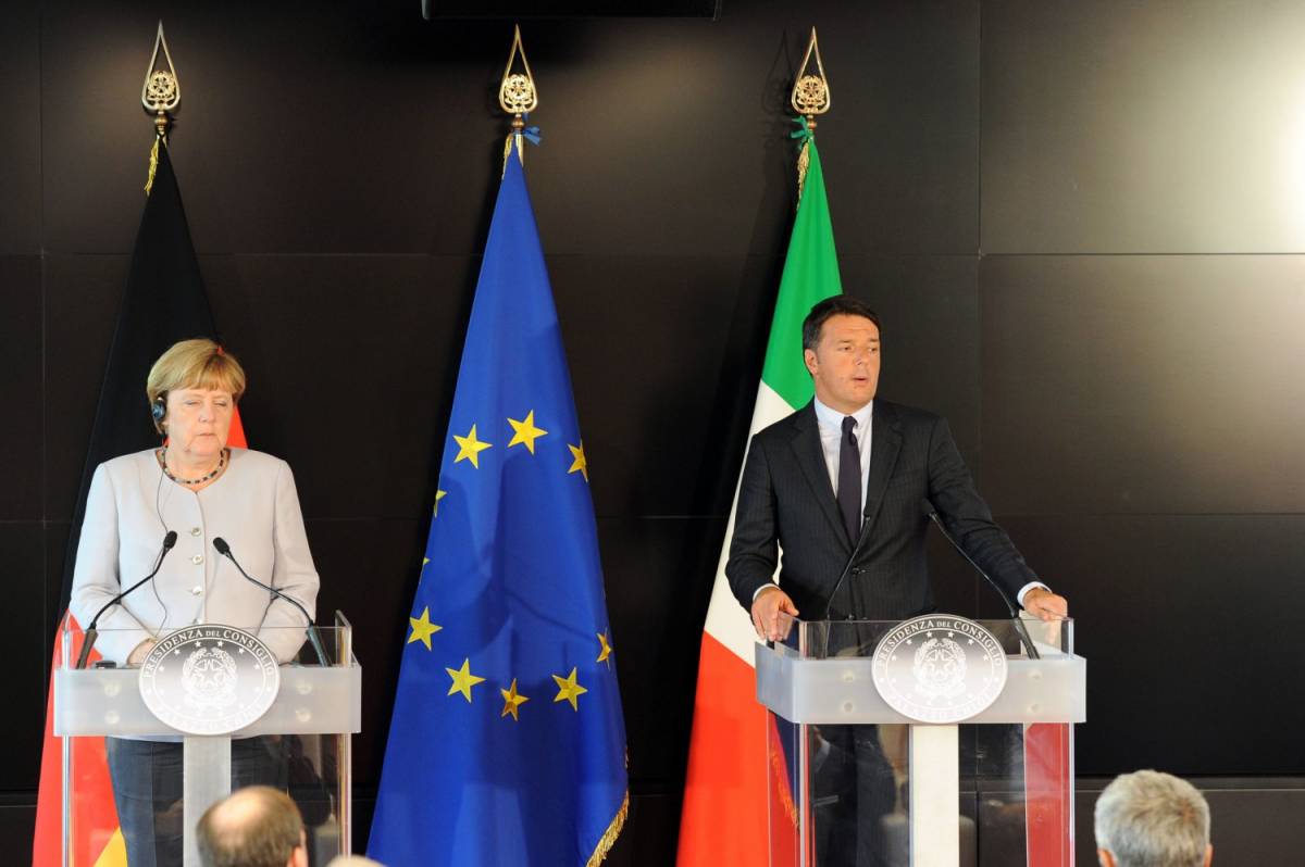 La Merkel in Italia loda Renzi: "Riforme fanno bene all'Ue"