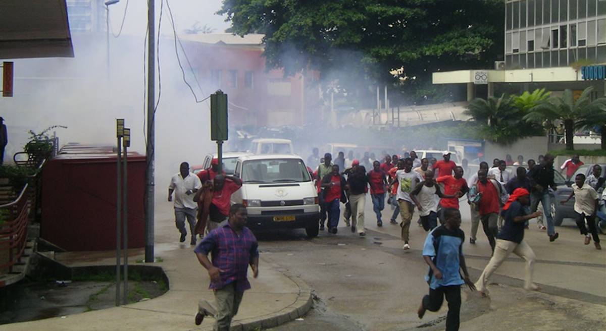 Il Gabon sull'orlo della guerra civile Quasi 200 italiani «ostaggi» degli scontri