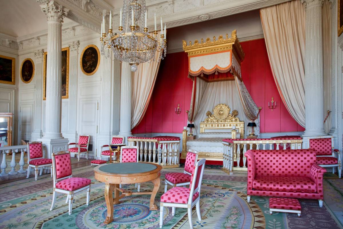 False sedie del Settecento. Beffa milionaria a Versailles