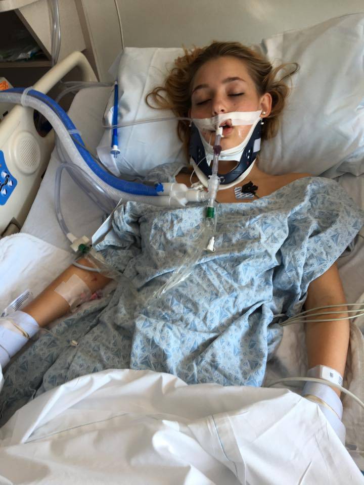 In coma etilico a 15 anni: la mamma pubblica le foto su facebook