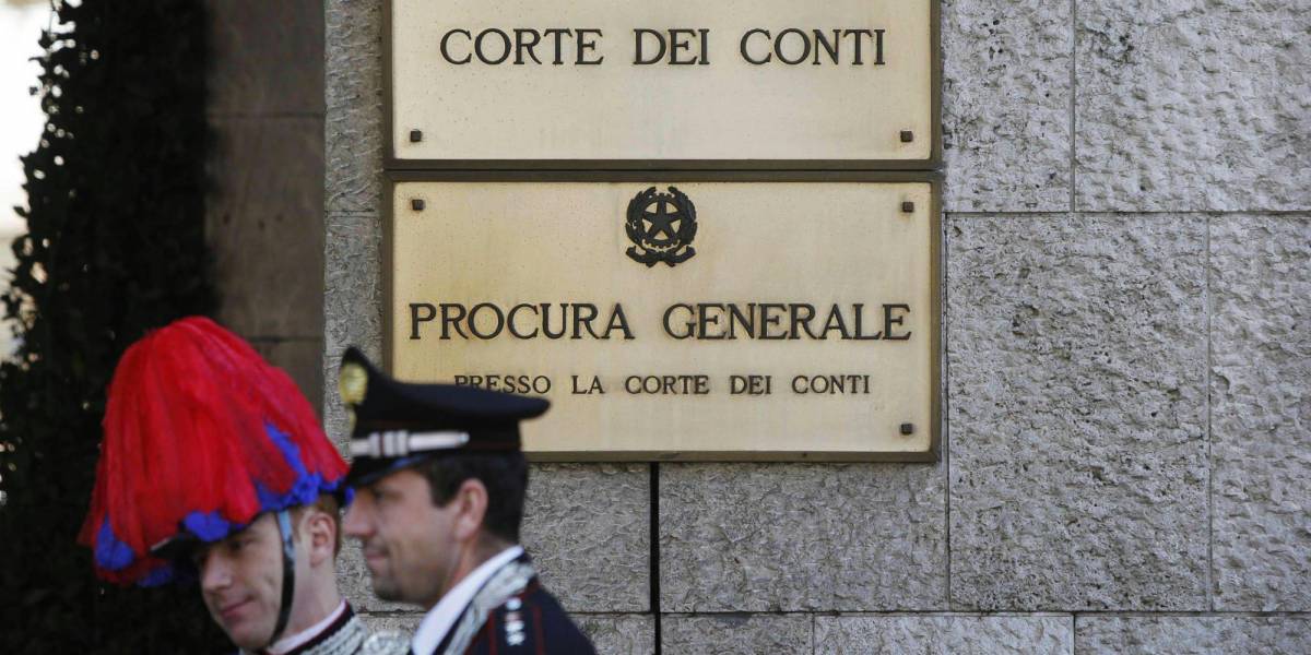 Follia dei giudici contabili: "Berlusconi paghi i danni per la caduta di Prodi"