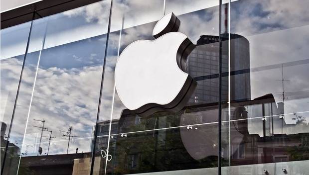 Apple fa causa a Qualcomm per un risarcimento miliardario