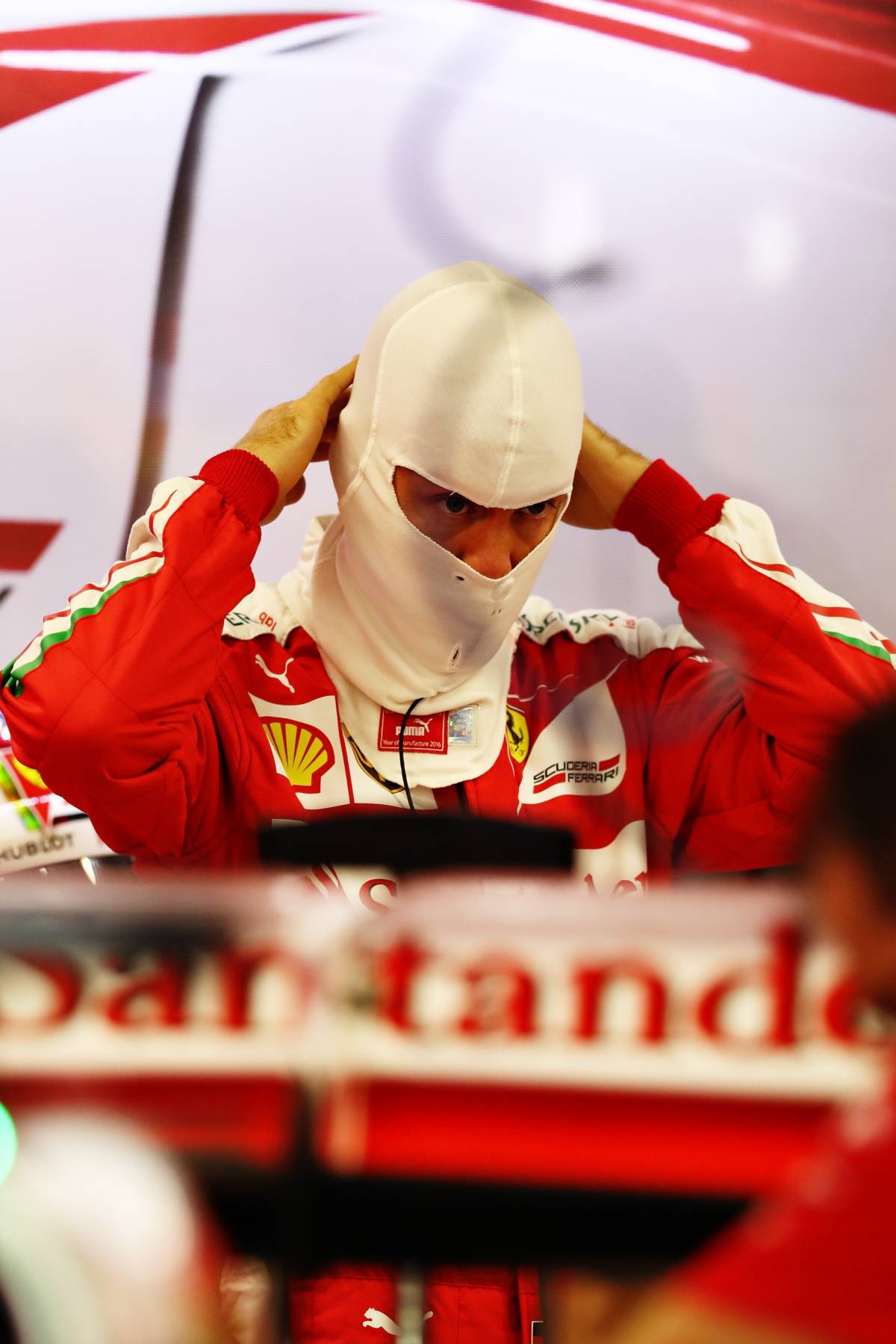Vettel, penalizzato per lo scontro con Rosberg