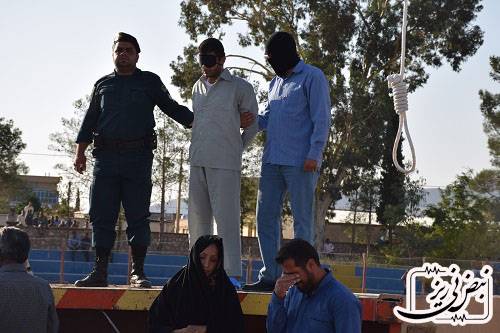 Iran, impiccagione allo stadio: tra il pubblico anche bambini
