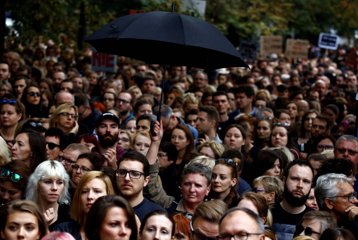 Polonia, il Parlamento boccia la legge anti-aborto
