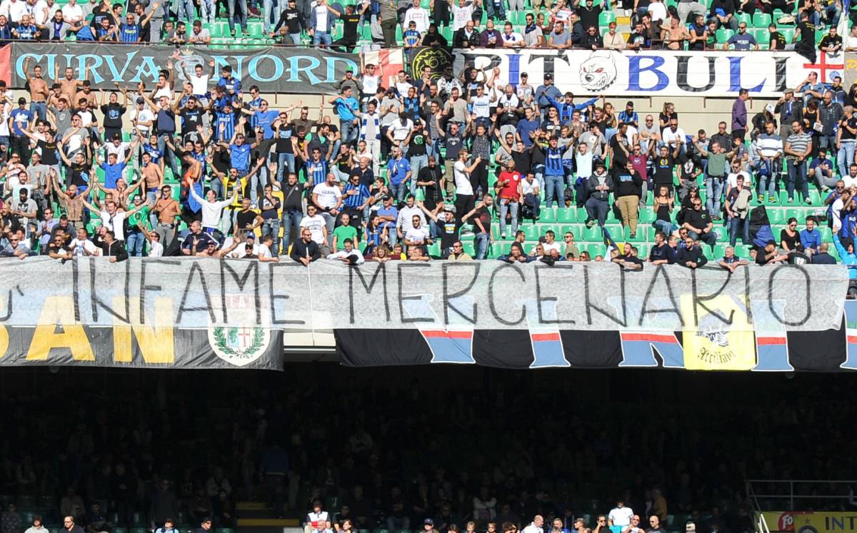 "Con noi hai chiuso": la curva Inter contro Icardi