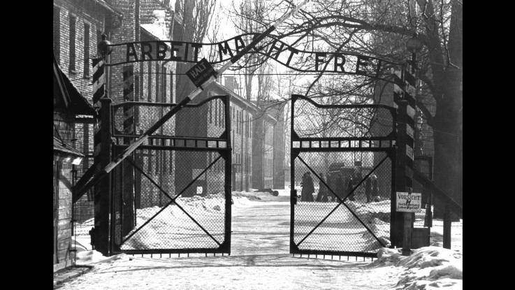 Accusa a Trenitalia: "Non porta più studenti in gita ad Auschwitz"