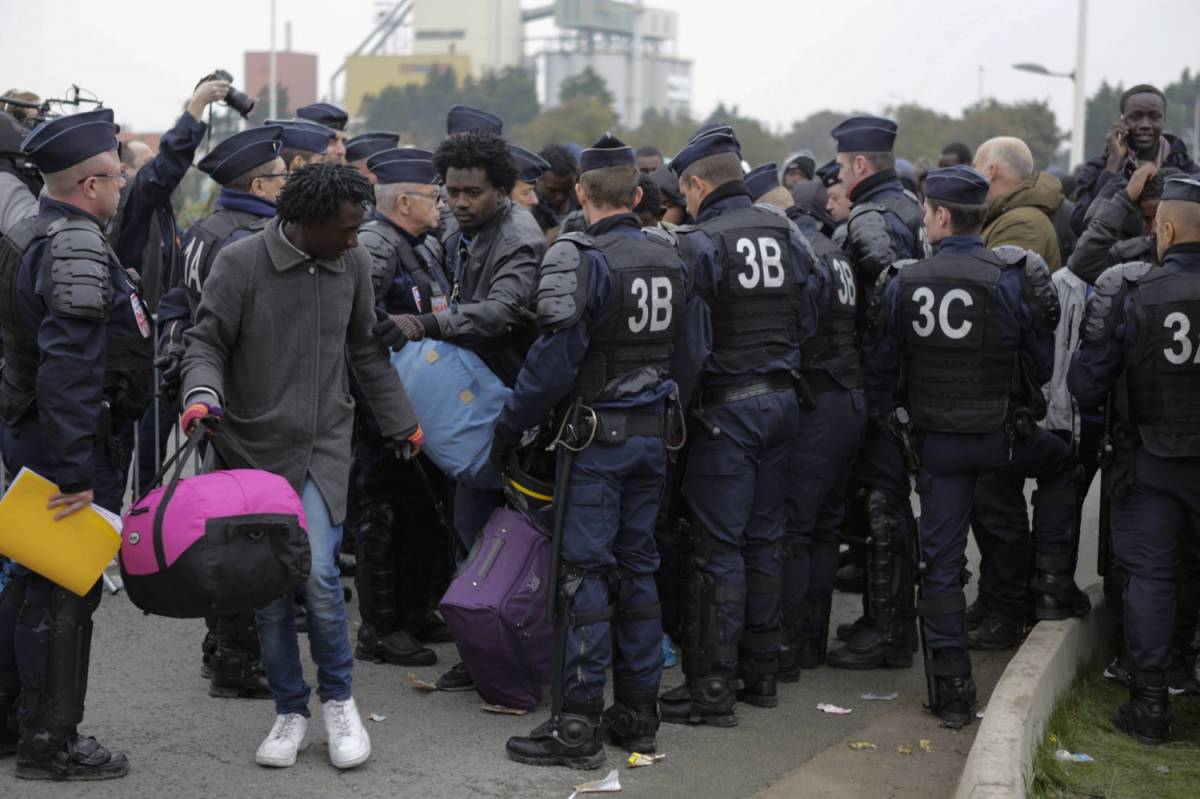 Bruxelles s'indigna per Calais ma ignora il dramma italiano