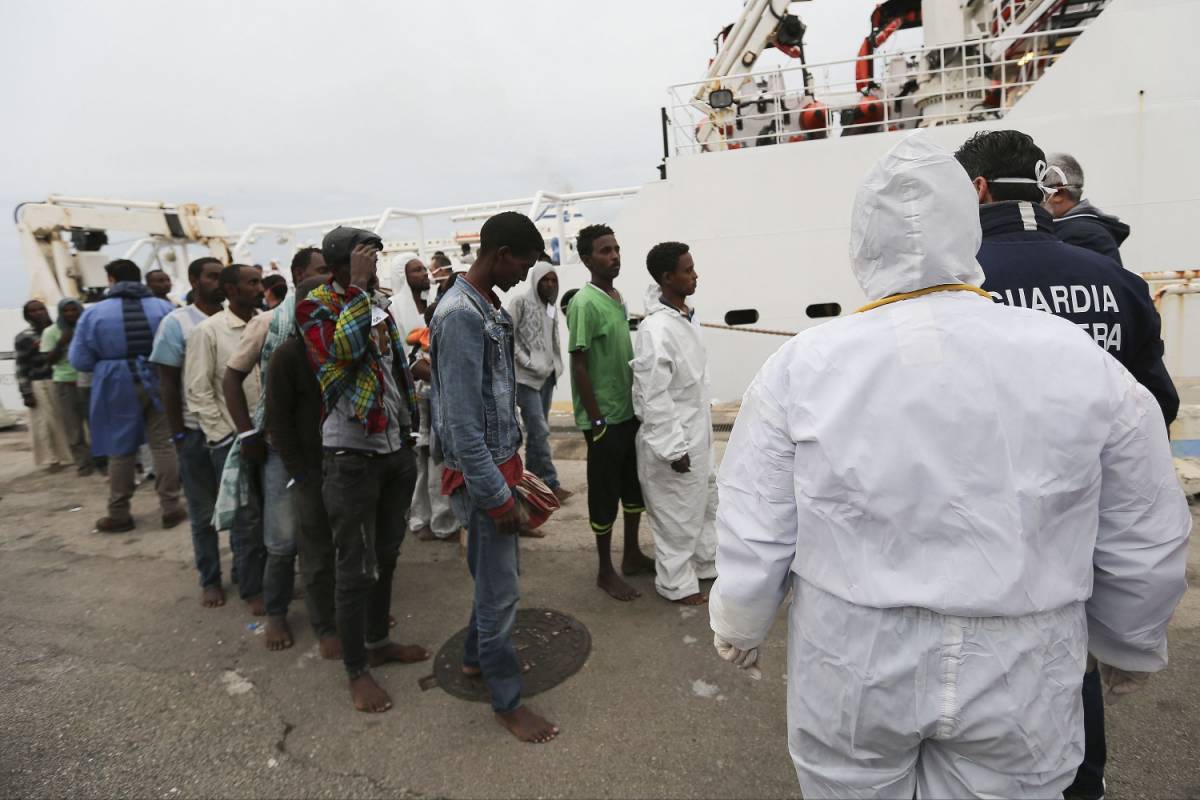 Dalla Libia la bomba sull'Italia: 360mila immigrati in partenza