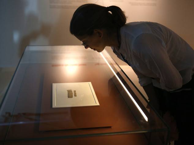 Al Museo del papiro di Siracusa ora si vendono i papiri per l'autofinanziamento