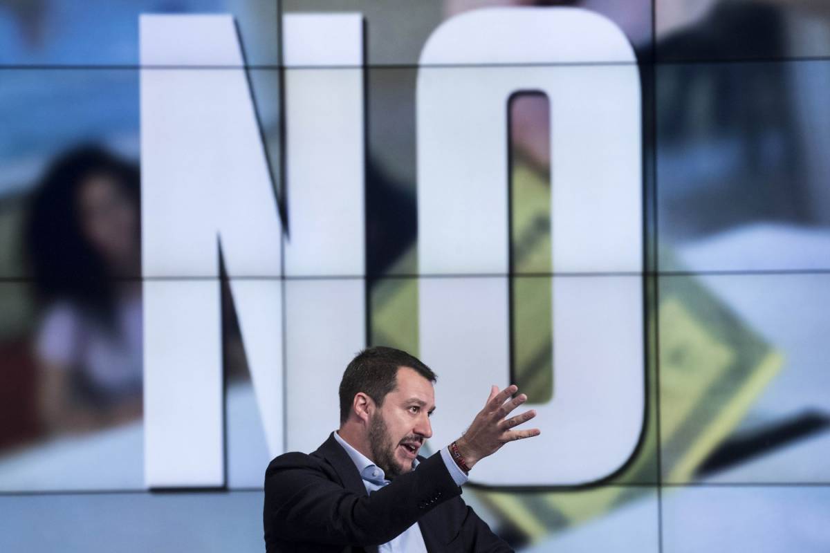 "O siete con Salvini o siete cristiani". Bufera sul prete comasco