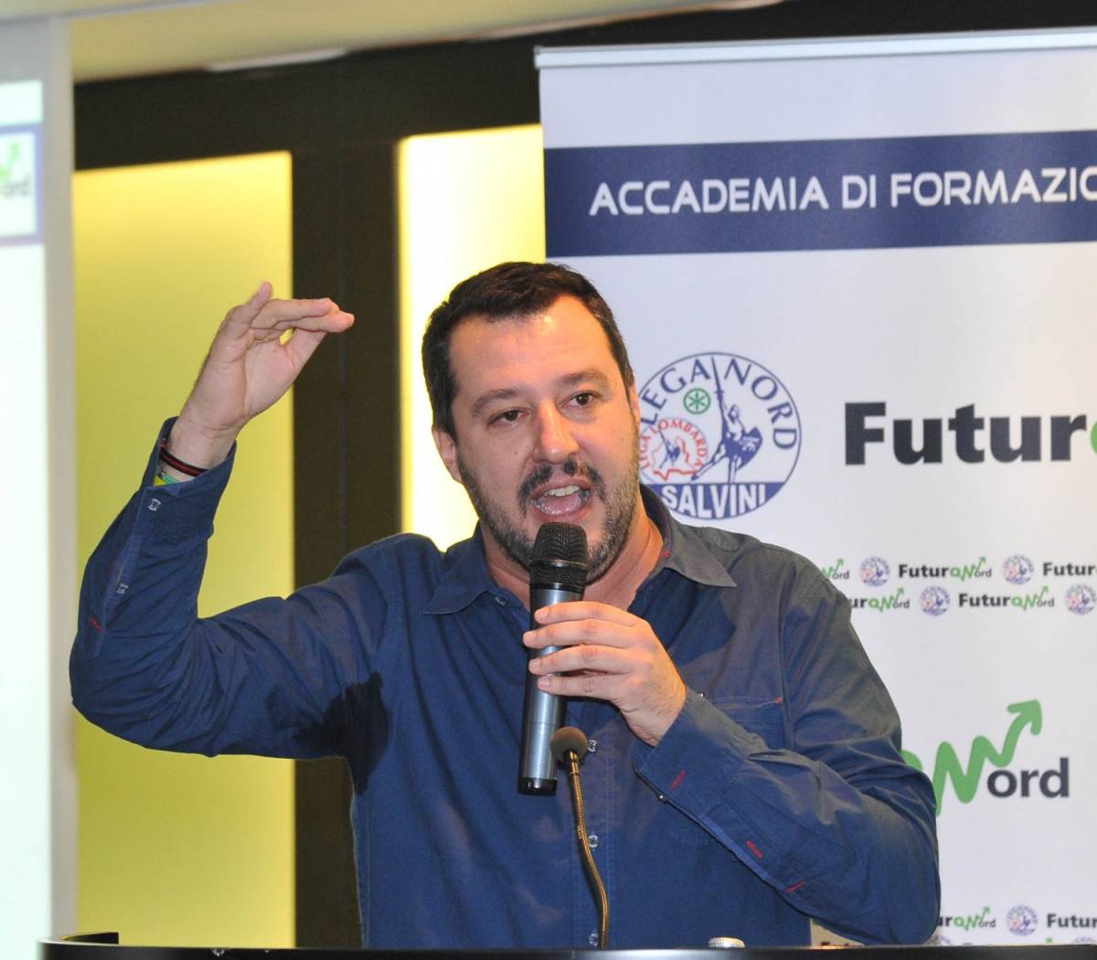 Salvini duro con la Boldrini: "Burqa? Lo metta alle figlie"