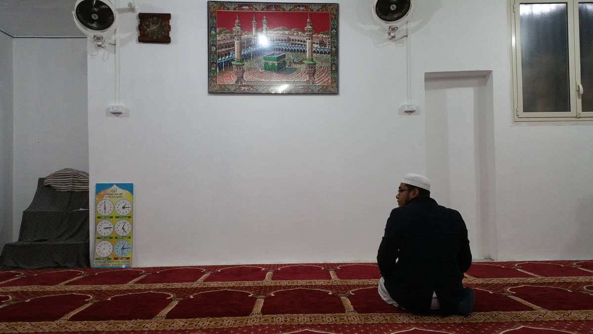 "Ridateci le moschee abusive o pregheremo Allah in Vaticano"