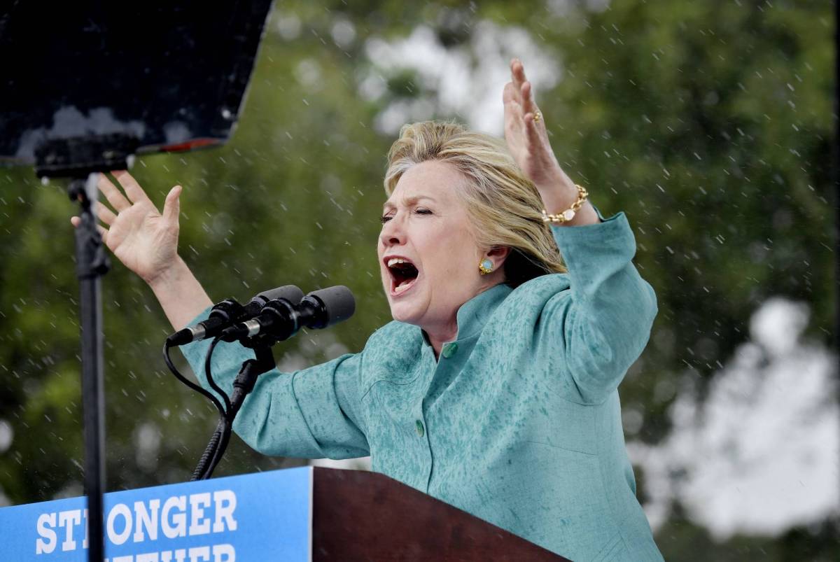 Clinton, dal sexgate al mailgate una vita a contrastare scandali