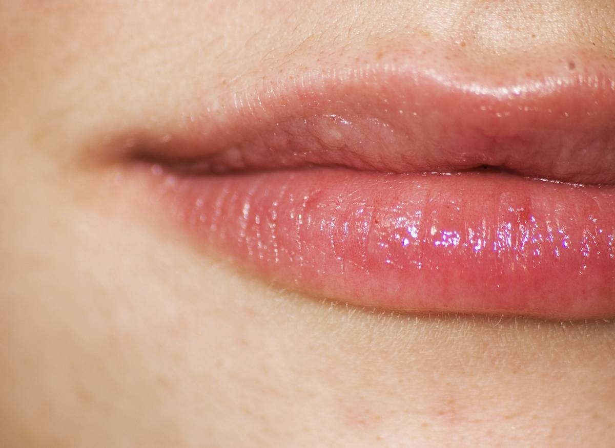 Labbra a prova di bacio con l'esfoliazione