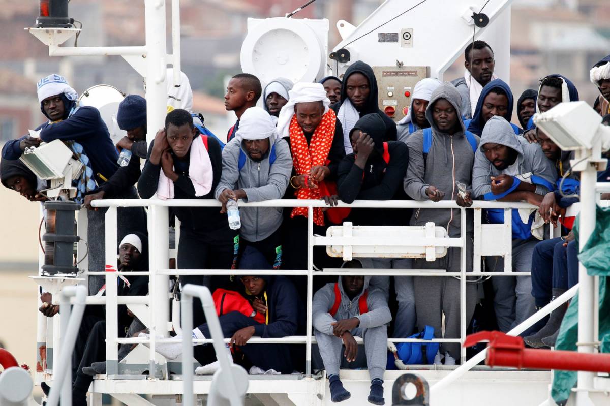 In due anni spariti 100mila migranti Sono in Italia, ma ora da clandestini