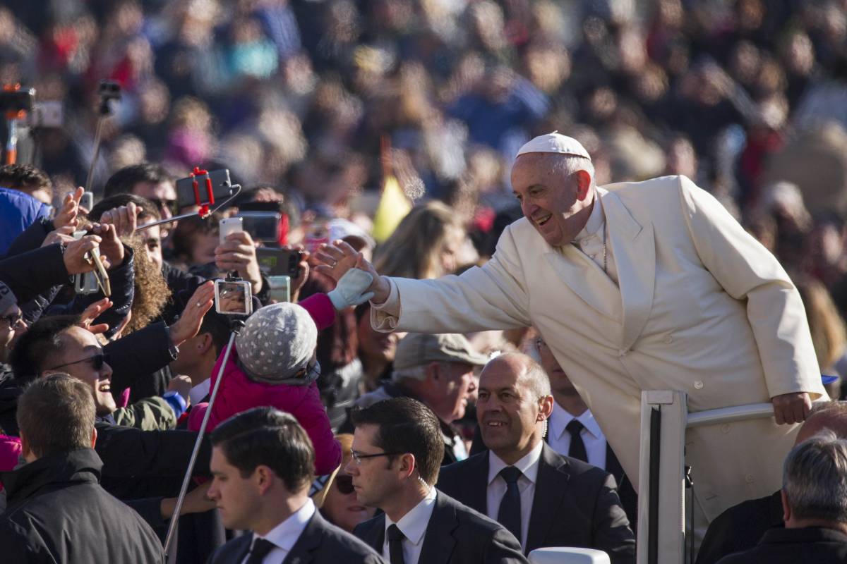Papa Francesco: "Non trattiamo i migranti come dei nemici"