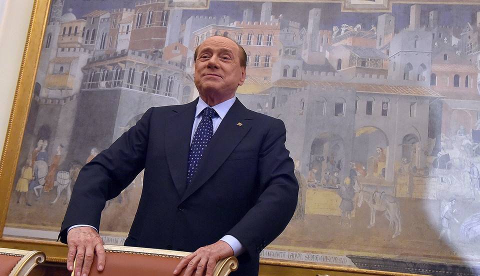 Berlusconi: "Anti-casta? Renzi è la casta"
