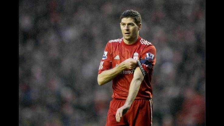 Gerrard ha deciso: la bandiera del Liverpool si ritira a 36 anni