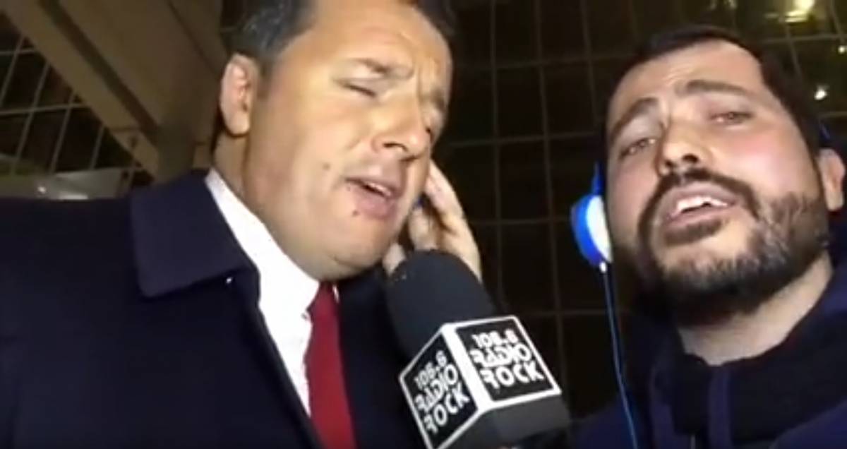 Referendum, Renzi canta in radio: "Votate Sì o inizio a fare il cantante"
