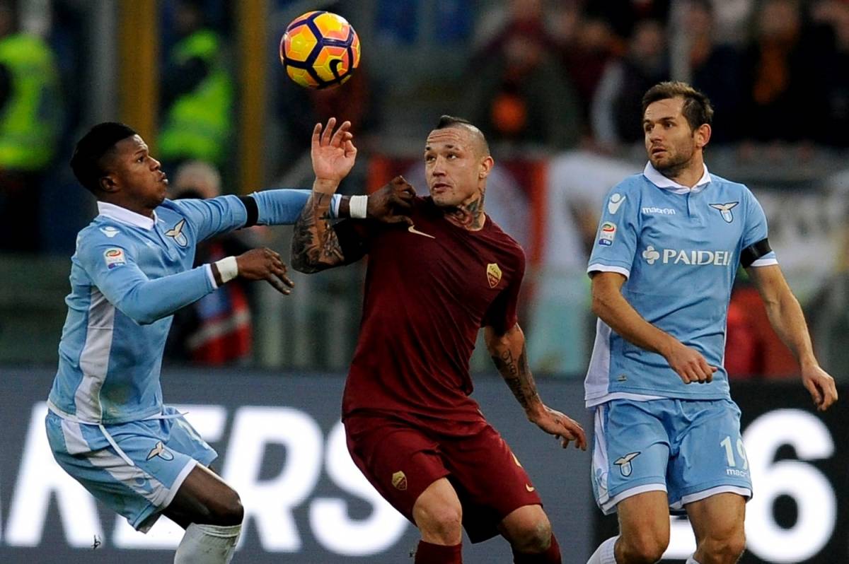 Lulic rischia una maxi squalifica. Nainggolan: "No al razzismo"